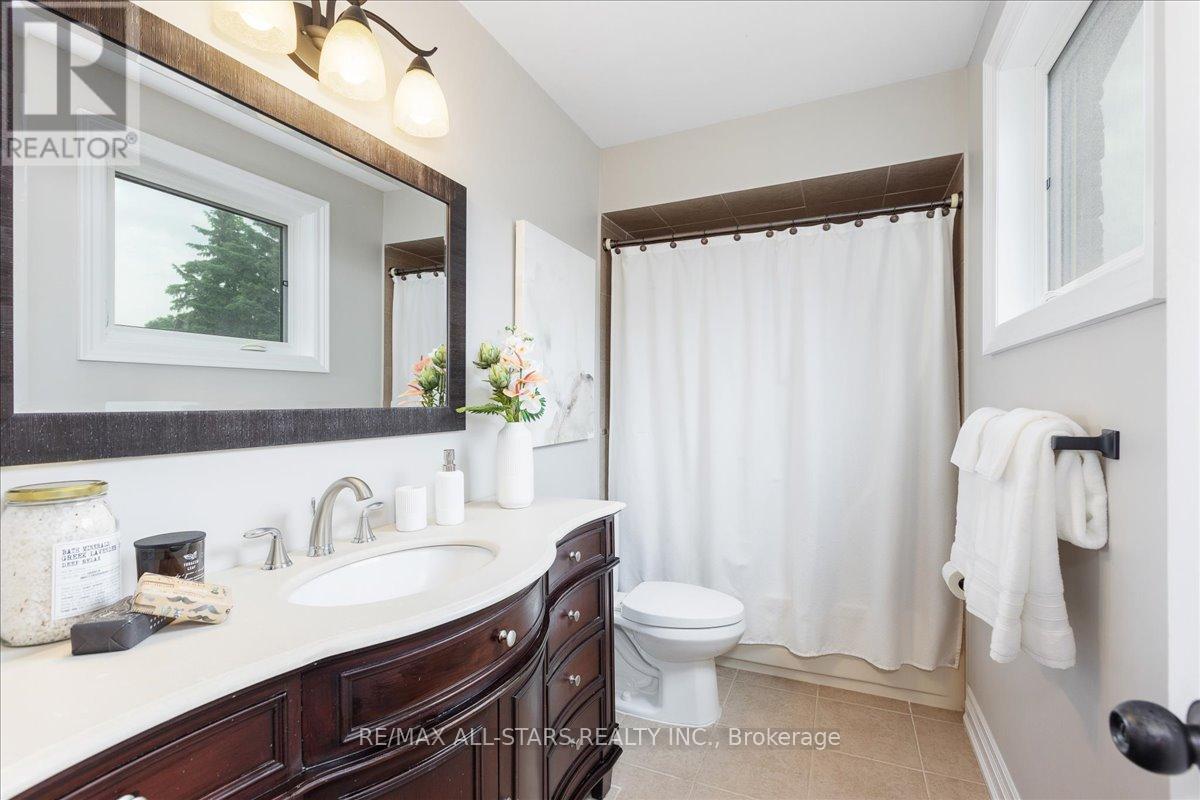 494 London Road, Newmarket (Bristol-London), Ontario  L3Y 6H2 - Photo 21 - N12212727