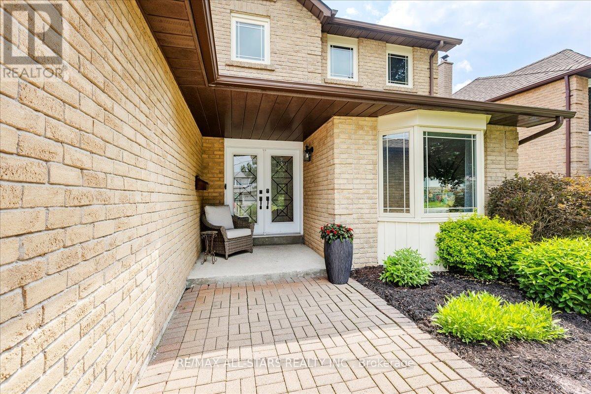 494 London Road, Newmarket (Bristol-London), Ontario  L3Y 6H2 - Photo 3 - N12212727