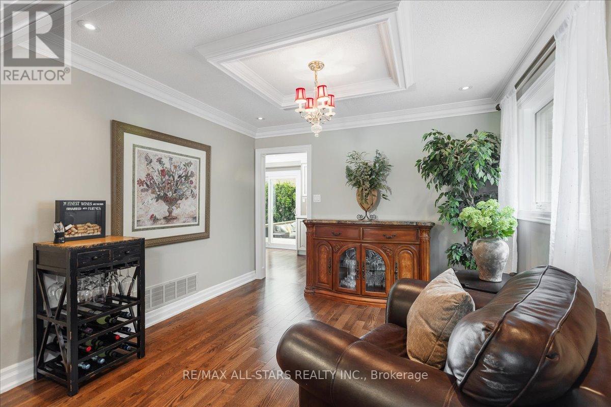 494 London Road, Newmarket (Bristol-London), Ontario  L3Y 6H2 - Photo 8 - N12212727