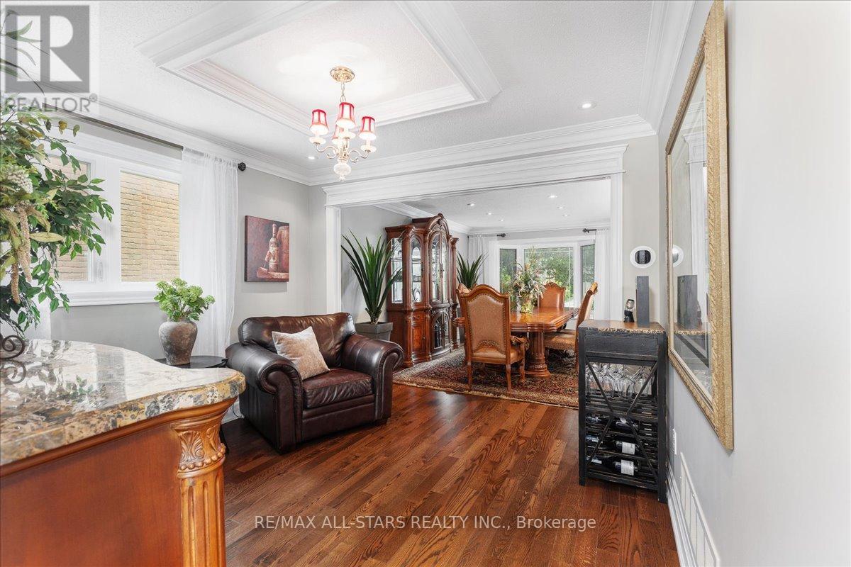 494 London Road, Newmarket (Bristol-London), Ontario  L3Y 6H2 - Photo 9 - N12212727