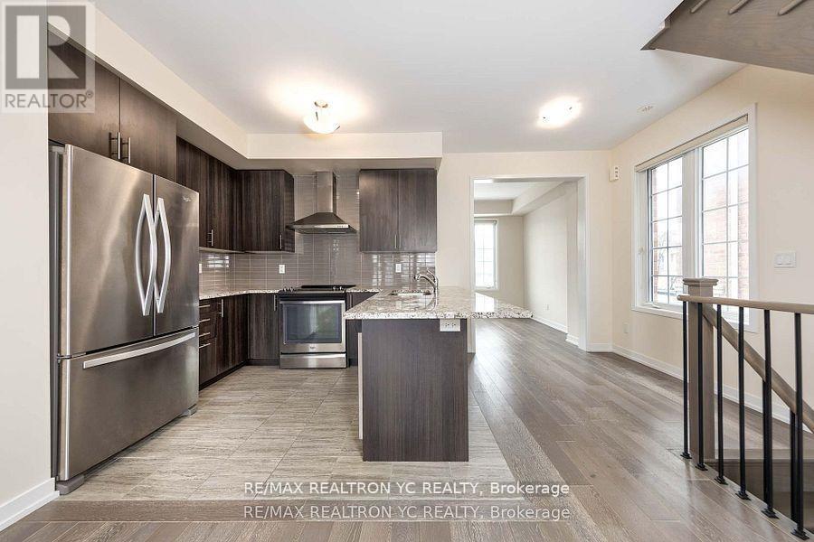 37 Torah Gate, Vaughan (Patterson), Ontario  L6A 4Y4 - Photo 10 - N12212736