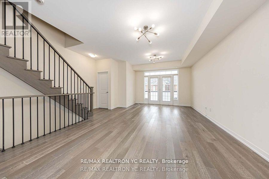 37 Torah Gate, Vaughan (Patterson), Ontario  L6A 4Y4 - Photo 15 - N12212736