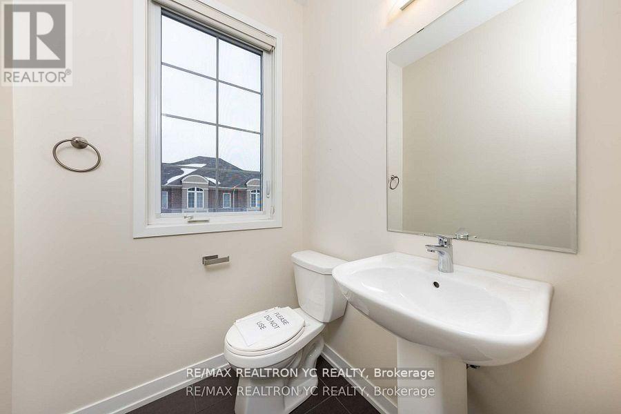 37 Torah Gate, Vaughan (Patterson), Ontario  L6A 4Y4 - Photo 21 - N12212736