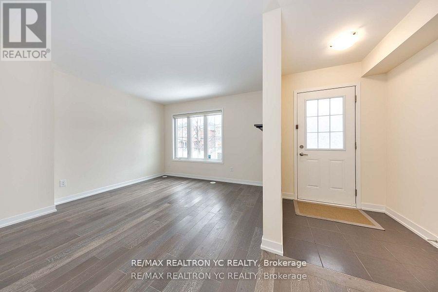 37 Torah Gate, Vaughan (Patterson), Ontario  L6A 4Y4 - Photo 3 - N12212736