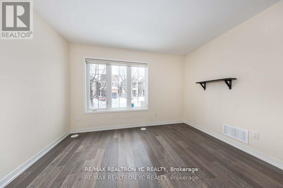 37 Torah Gate, Vaughan (Patterson), Ontario  L6A 4Y4 - Photo 5 - N12212736