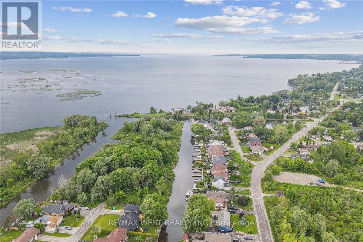 2b Robert Street, Georgina (Keswick South), Ontario  L4P 1K7 - Photo 15 - N12212850