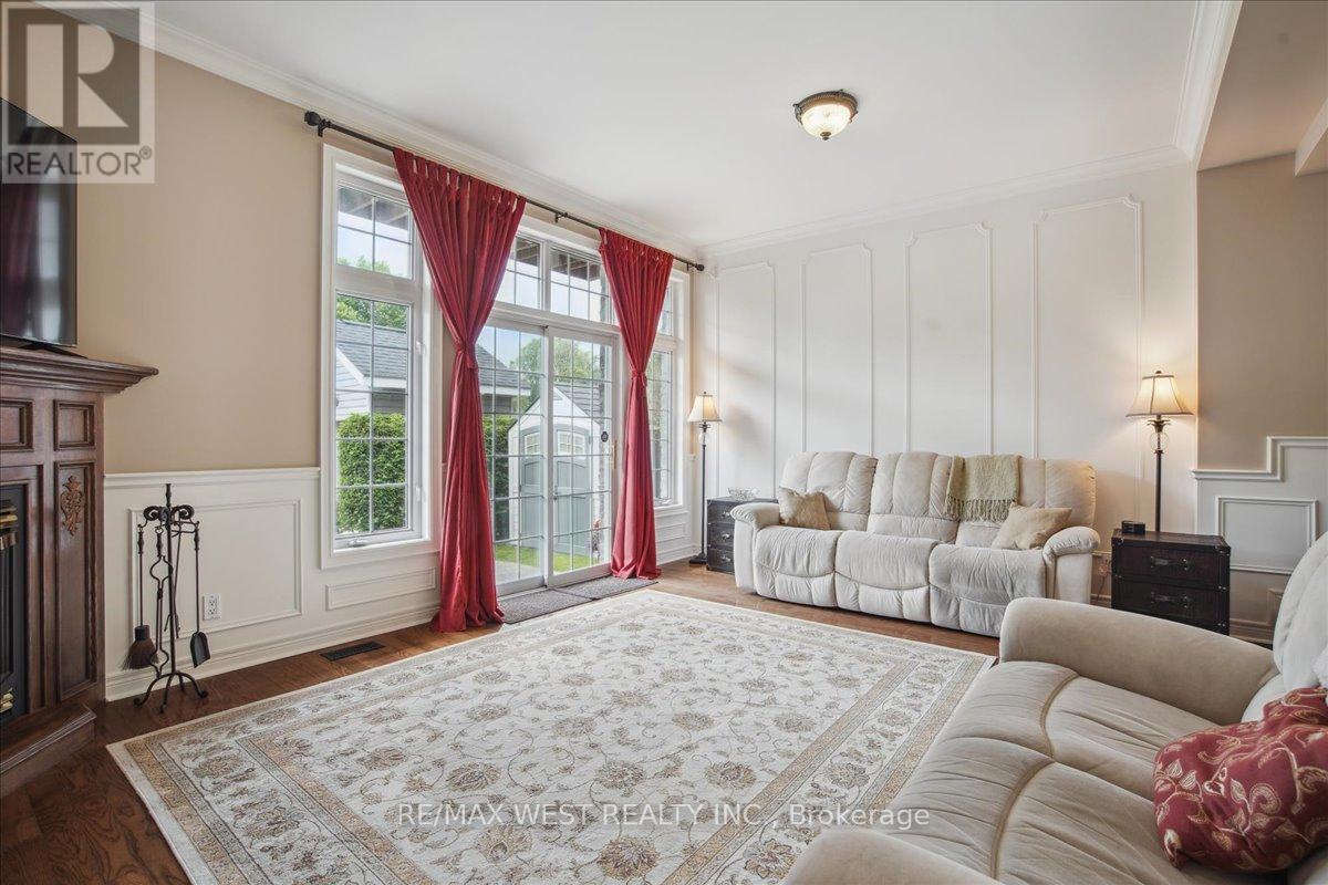 2b Robert Street, Georgina (Keswick South), Ontario  L4P 1K7 - Photo 3 - N12212850