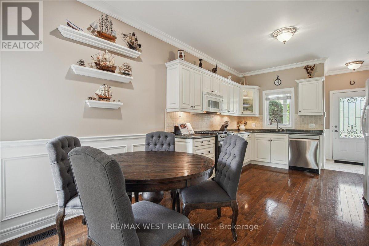 2b Robert Street, Georgina (Keswick South), Ontario  L4P 1K7 - Photo 4 - N12212850