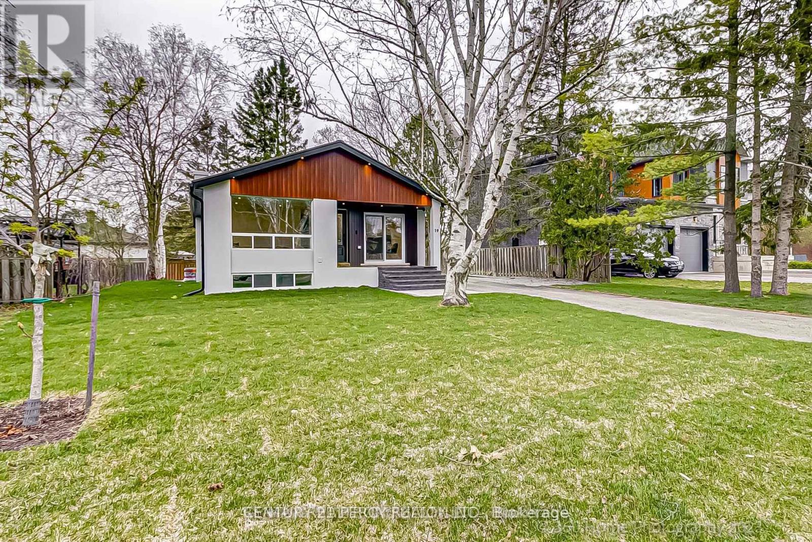 BSMT - 19 HOLMAN CRESCENT, Aurora, Ontario