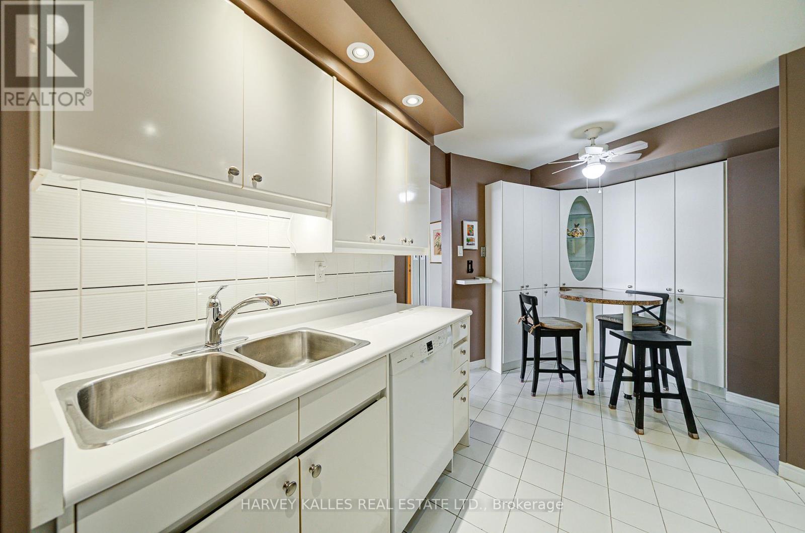 804 - 7250 Yonge Street, Vaughan (Crestwood-Springfarm-Yorkhill), Ontario  L4J 7X1 - Photo 20 - N12212921