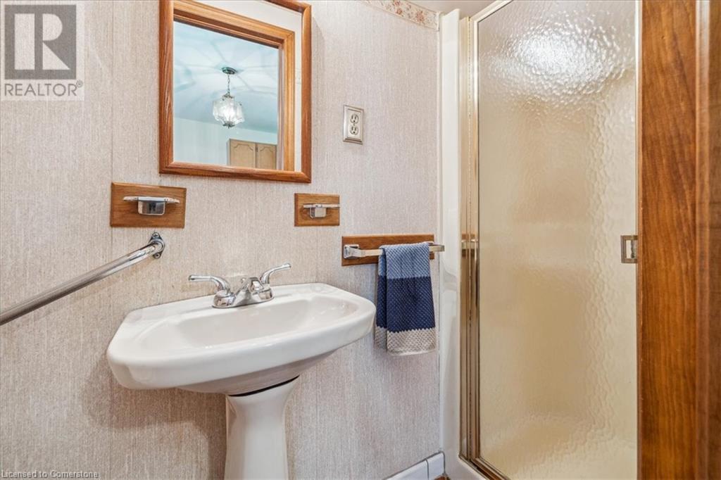 1 Westview Crescent, Waterdown, Ontario  L8B 0E4 - Photo 11 - 40740126
