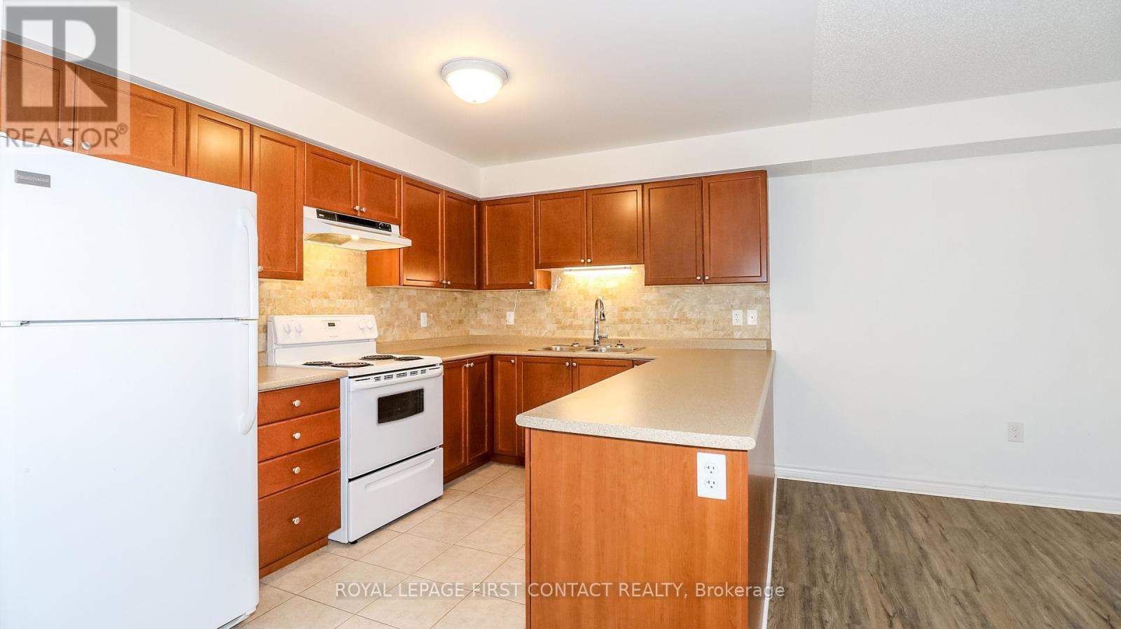 19 - 43 Coulter Street, Barrie (Sunnidale), Ontario  L4N 6L9 - Photo 2 - S12212753