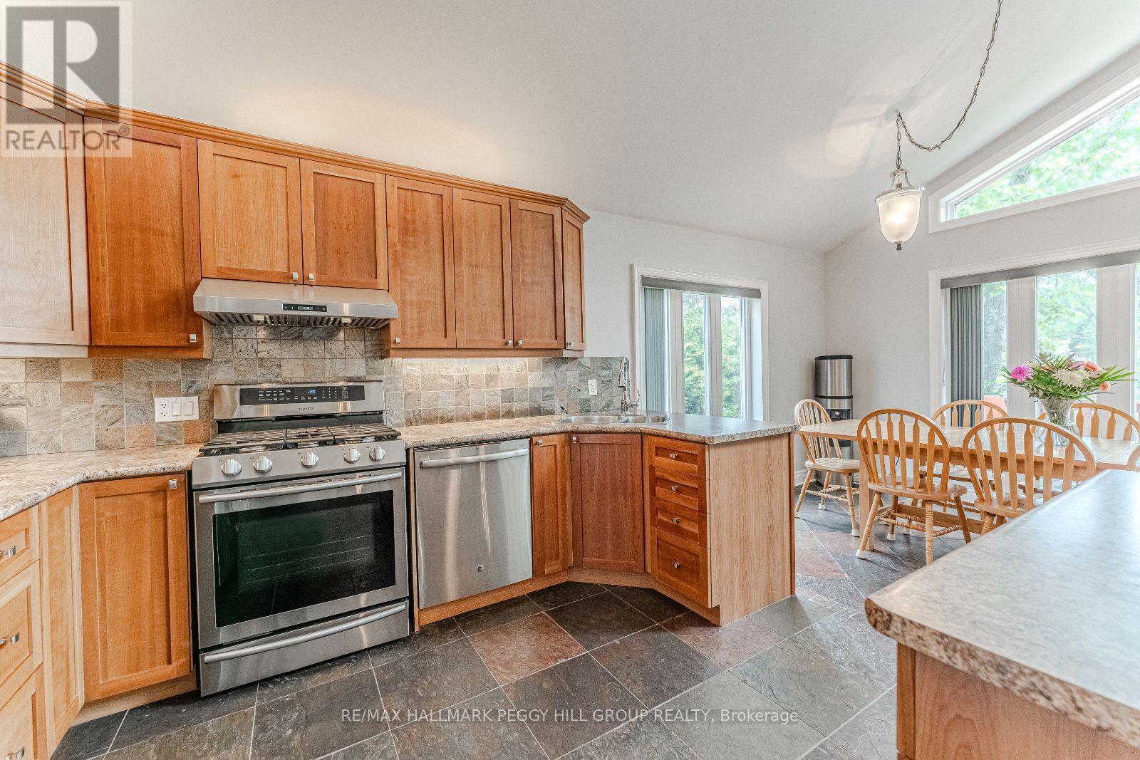 1663 Peninsula Point Road, Severn, Ontario  P0E 1N0 - Photo 6 - S12212802
