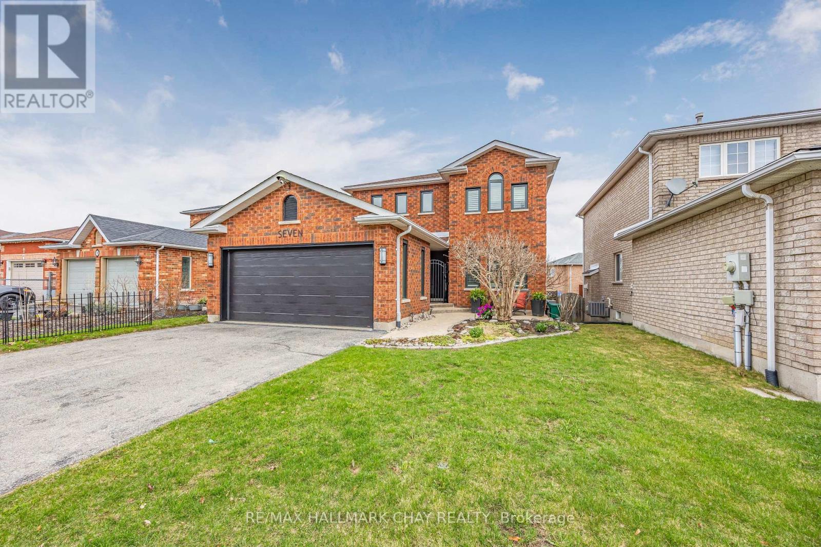 7 RYAN COURT, Barrie, Ontario