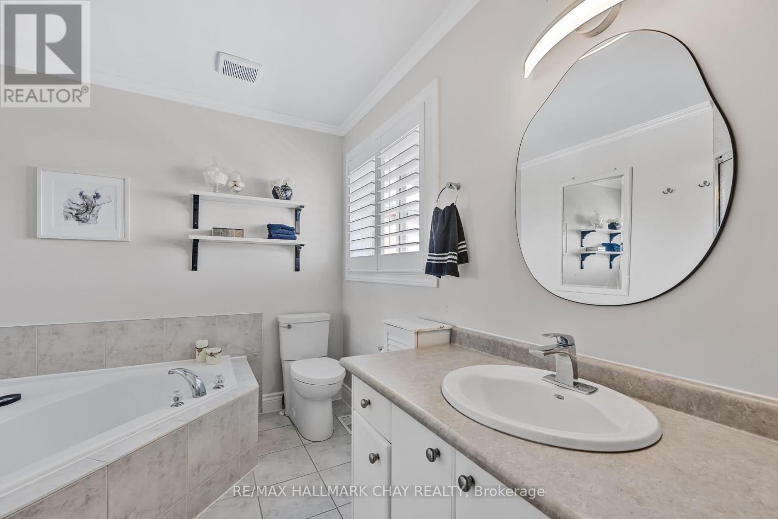 7 Ryan Court, Barrie, Ontario  L4M 6N7 - Photo 24 - S12212803