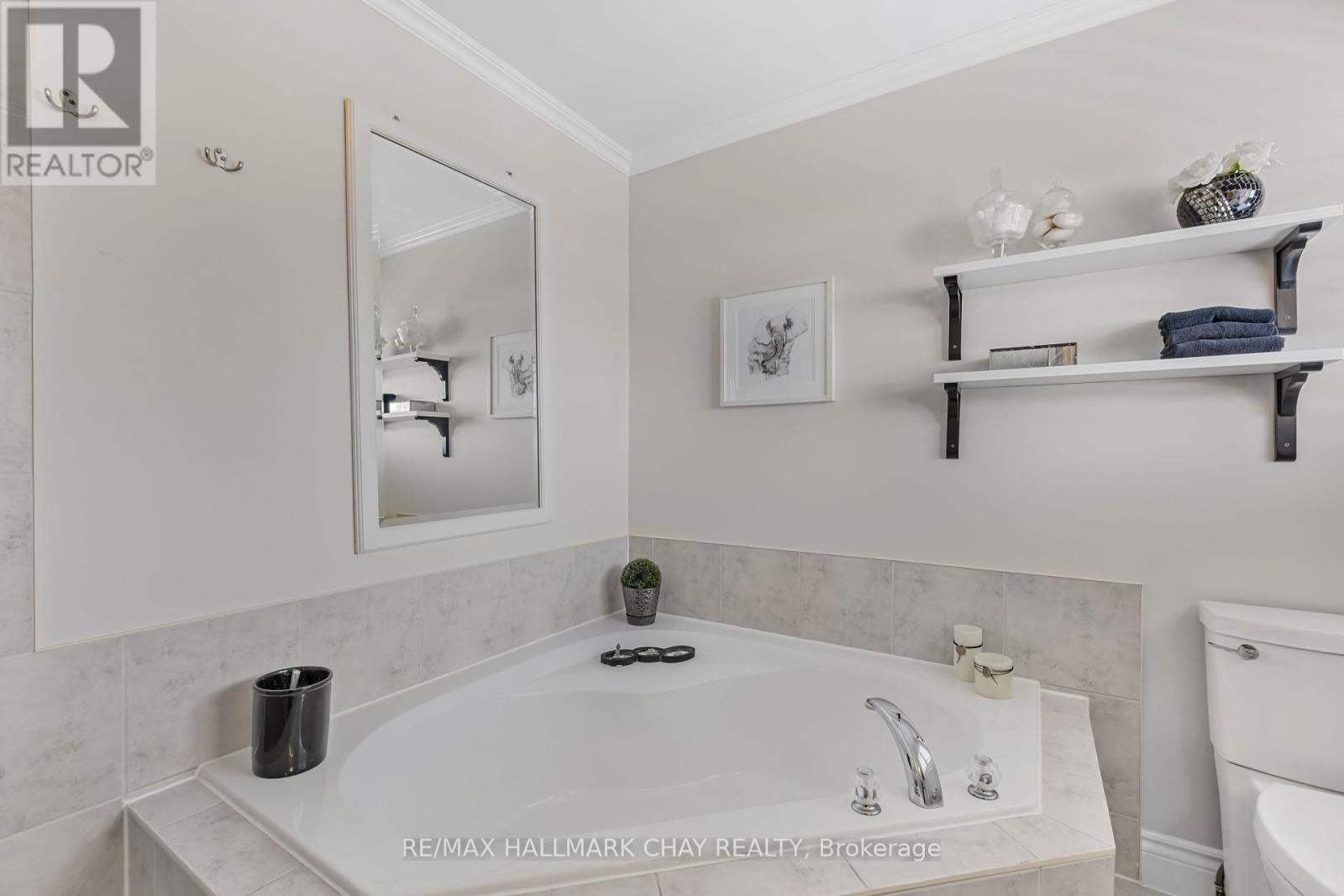 7 Ryan Court, Barrie, Ontario  L4M 6N7 - Photo 25 - S12212803
