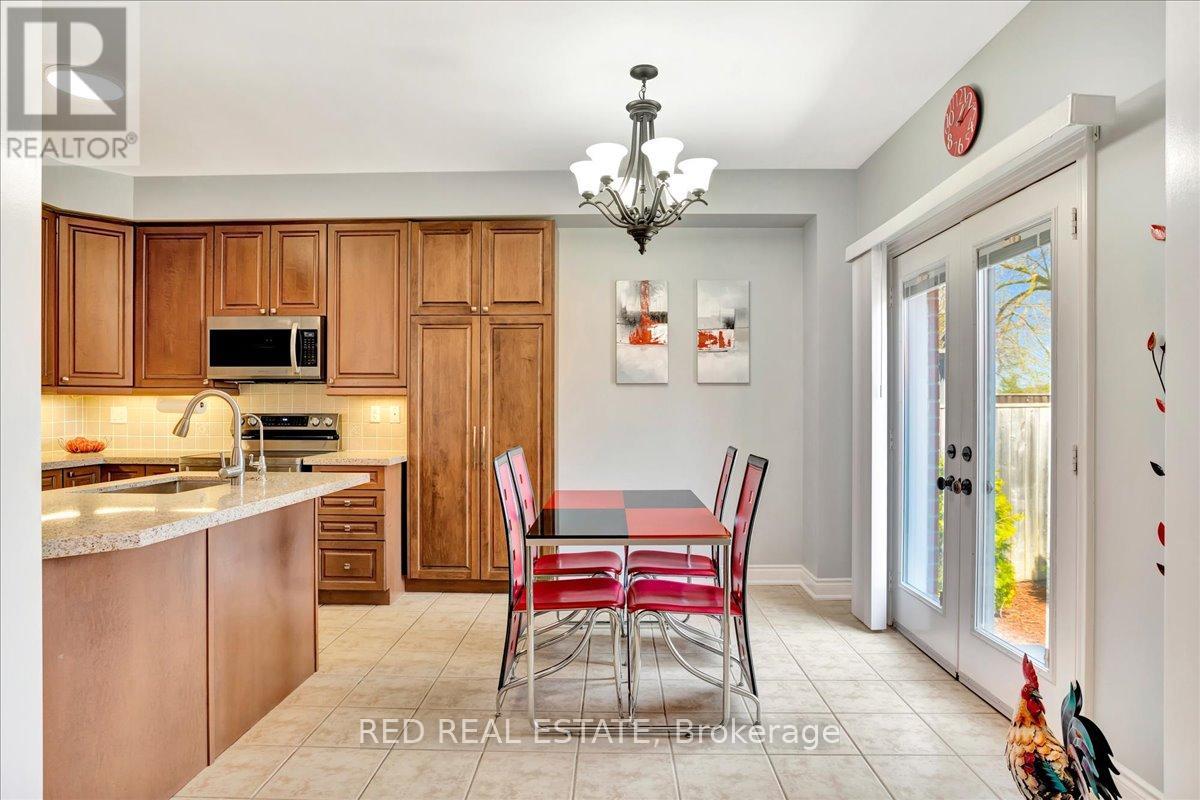 117 Winchester Terrace, Barrie, Ontario  L4M 0B3 - Photo 12 - S12212825