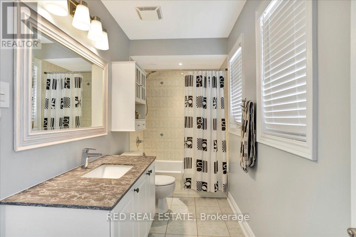 117 Winchester Terrace, Barrie, Ontario  L4M 0B3 - Photo 36 - S12212825