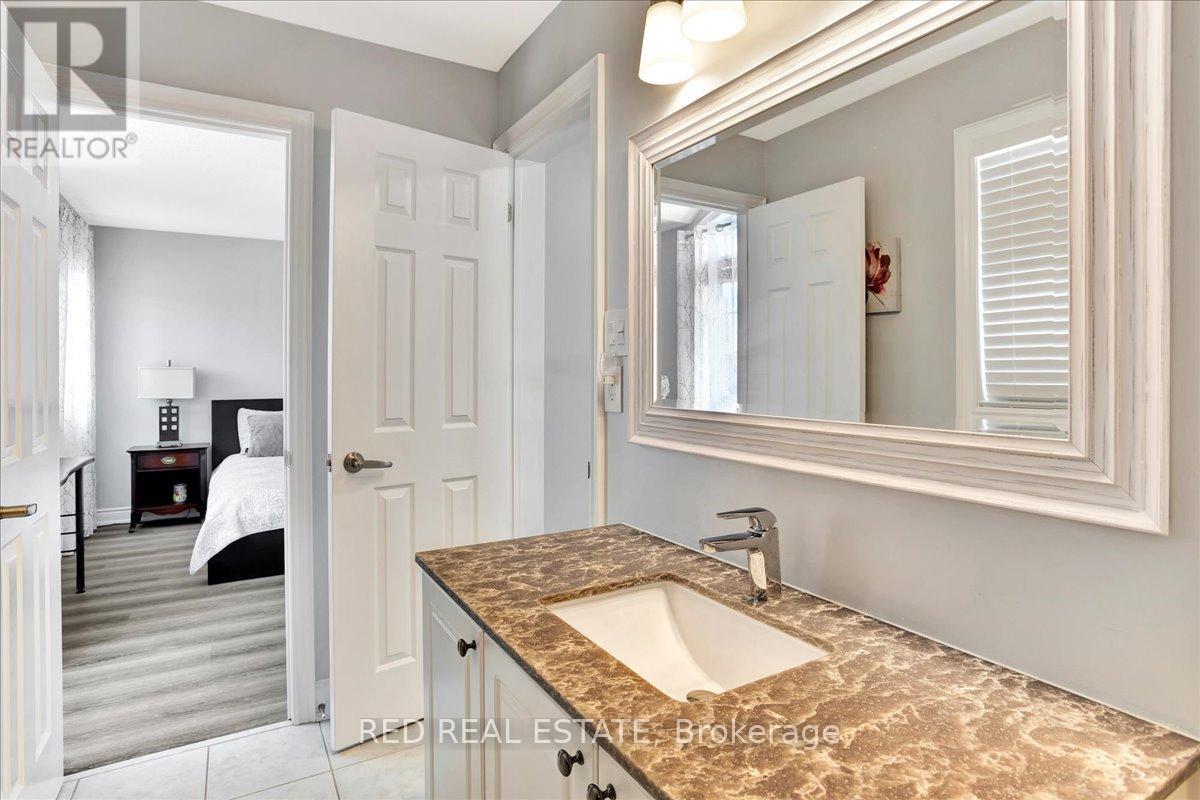 117 Winchester Terrace, Barrie, Ontario  L4M 0B3 - Photo 37 - S12212825