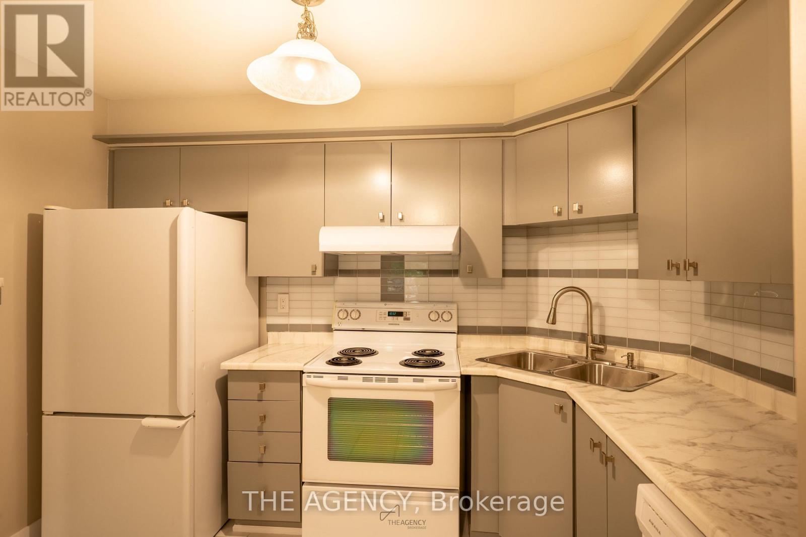 202 - 25 Meadow Lane, Barrie, Ontario  L4N 7K2 - Photo 9 - S12212826