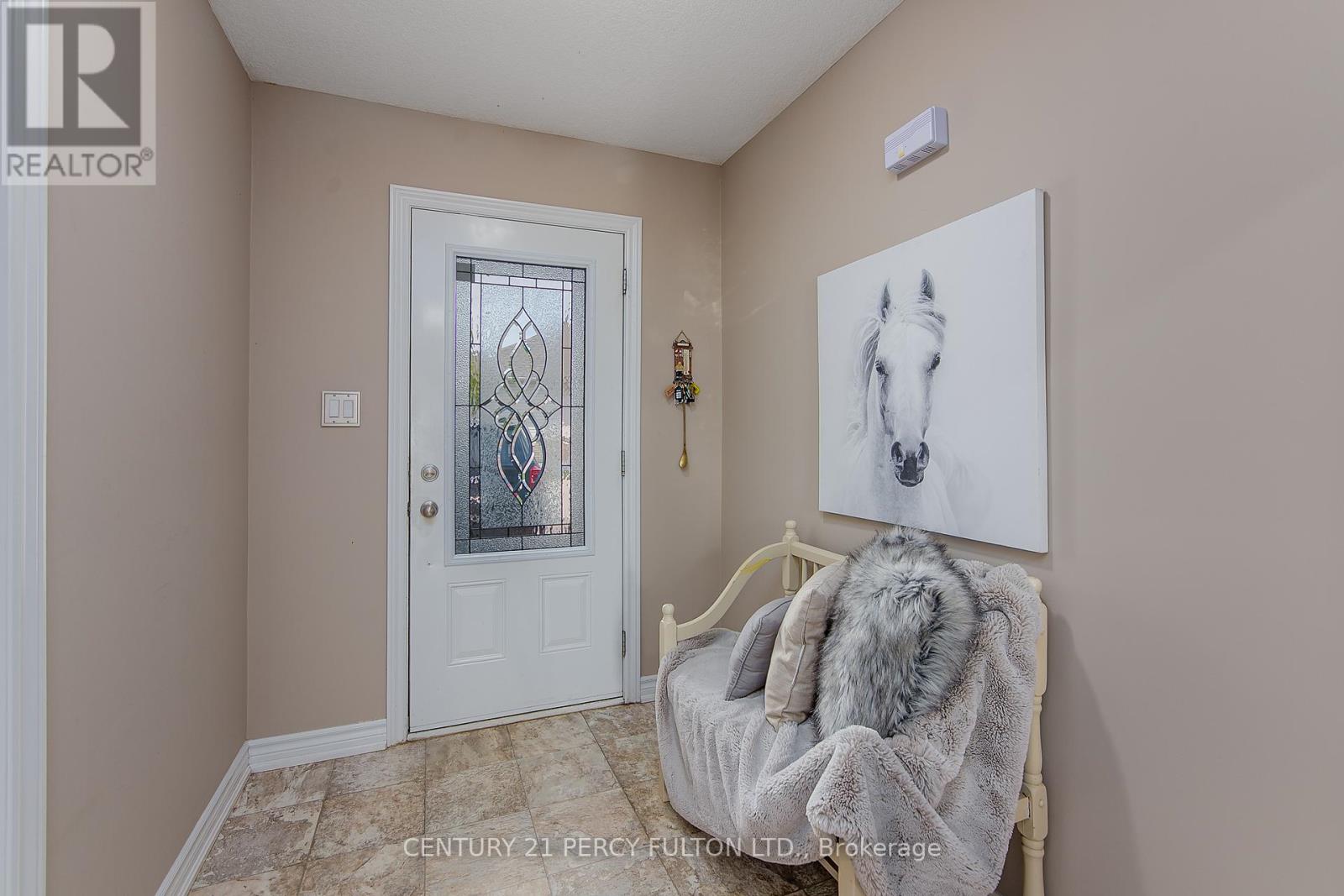 58 Lucy Lane, Orillia, Ontario  L3V 0G3 - Photo 3 - S12212894