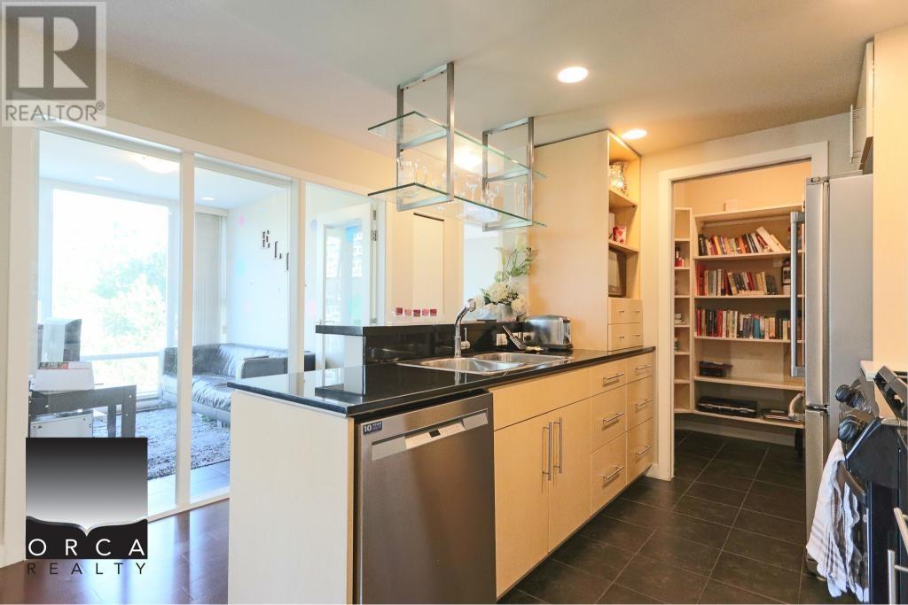 601 583 BEACH CRESCENT, Vancouver, British Columbia