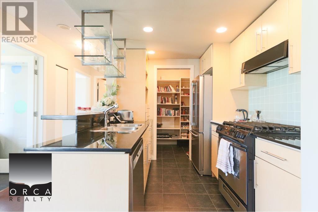601 583 Beach Crescent, Vancouver, British Columbia  V6Z 2E6 - Photo 2 - R3014203