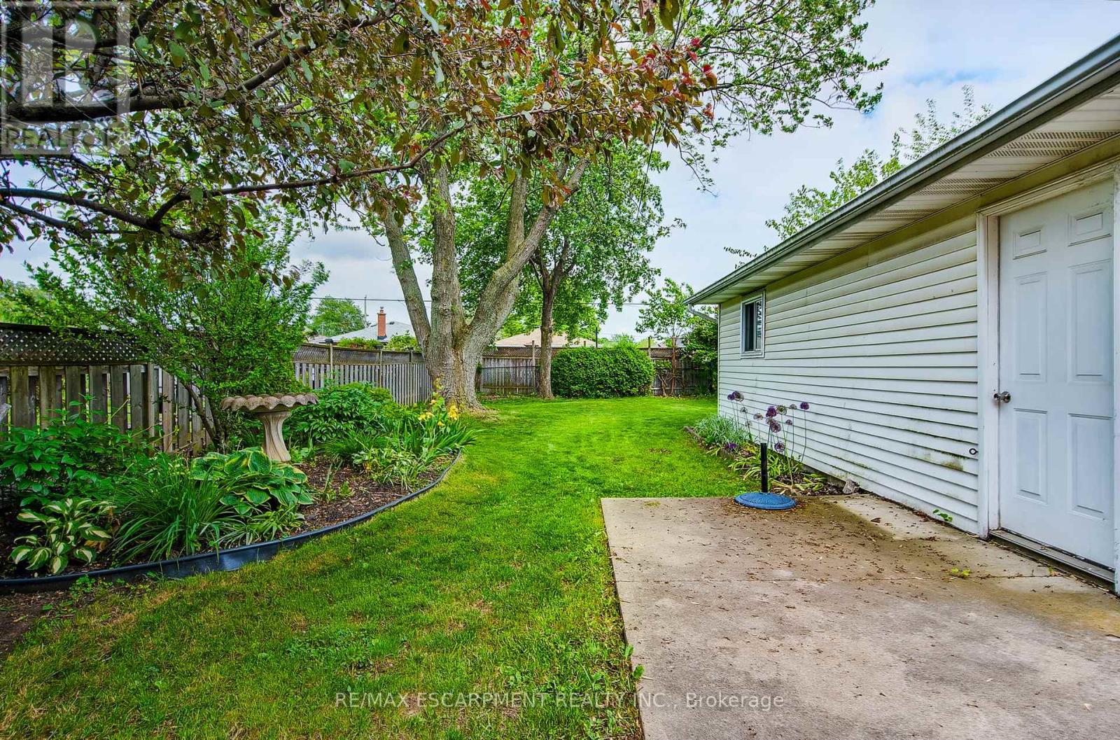 379 East 18th Street, Hamilton, Ontario  L9A 4P7 - Photo 40 - X12212668