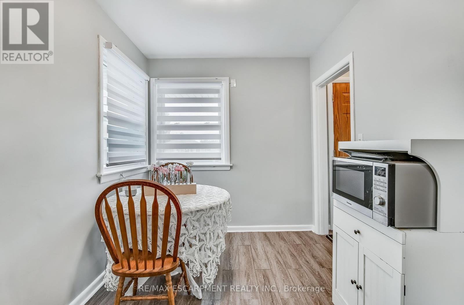 379 East 18th Street, Hamilton, Ontario  L9A 4P7 - Photo 20 - X12212668