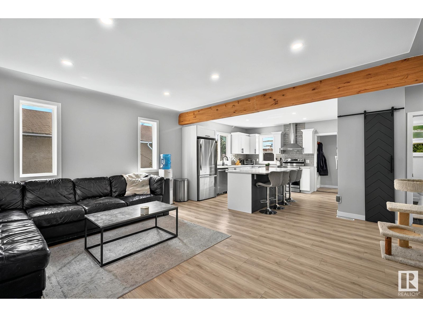 Property at 12714 126 ST NW image 1