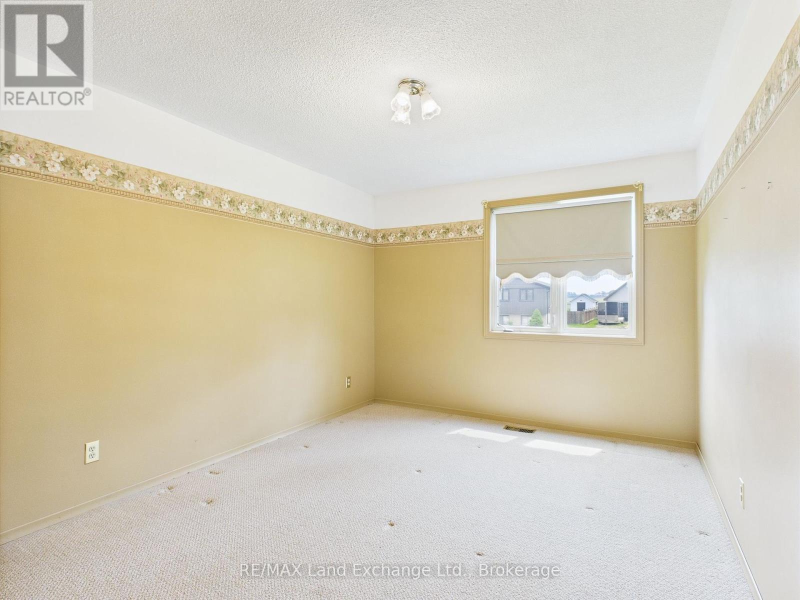 5 William Street, Huron-Kinloss, Ontario N0G 2R0 - Photo 17 - X12212957