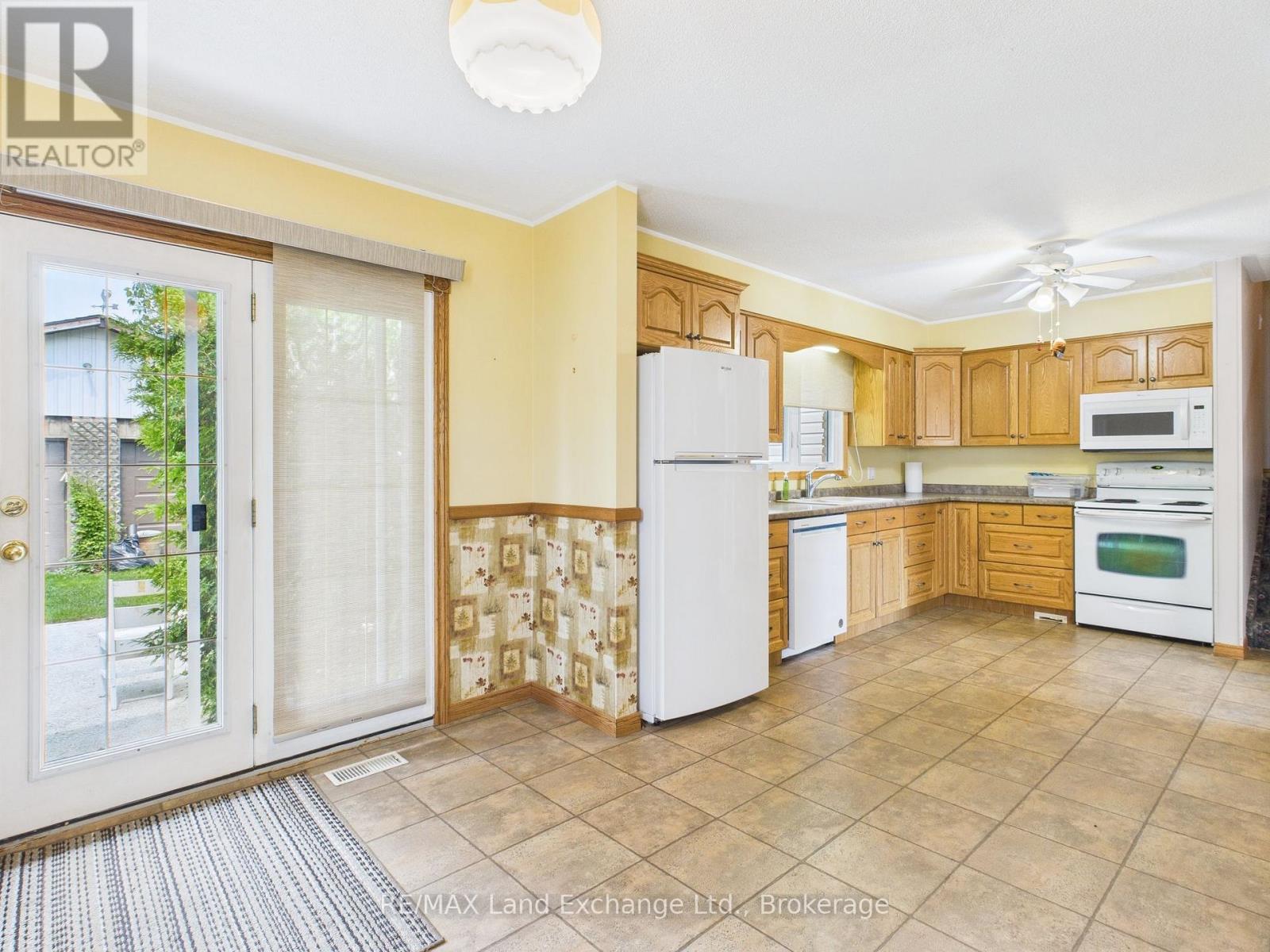 5 William Street, Huron-Kinloss, Ontario N0G 2R0 - Photo 8 - X12212957