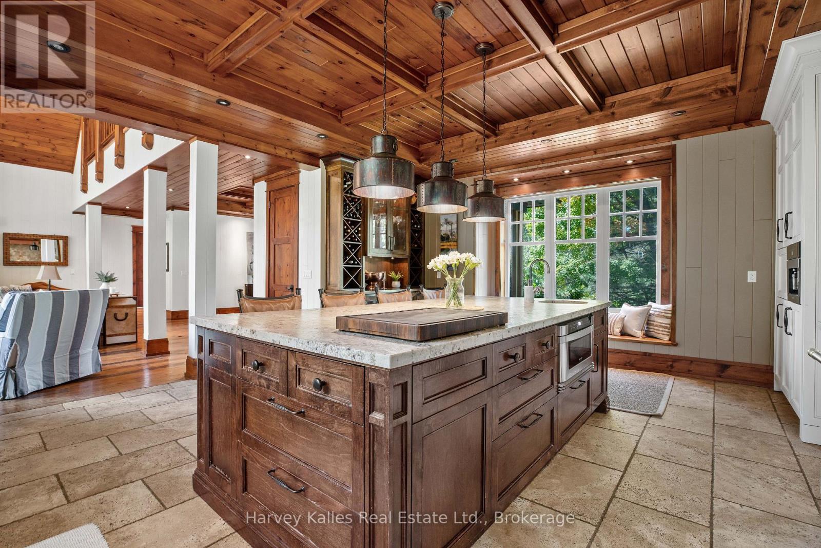 1074 Tally Ho Winter Park Road, Lake Of Bays, Ontario  P1H 2J6 - Photo 11 - X12212959