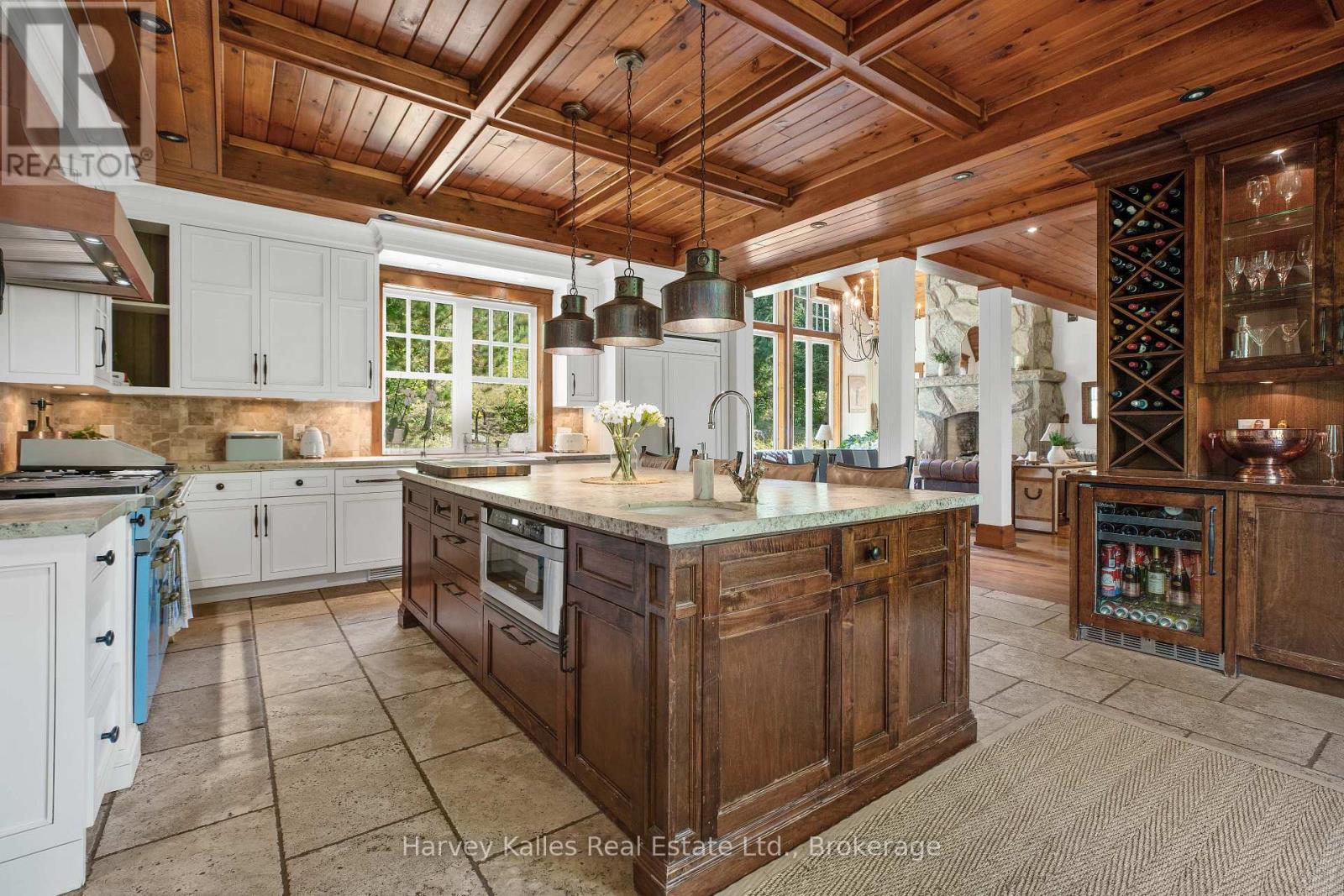 1074 Tally Ho Winter Park Road, Lake Of Bays, Ontario  P1H 2J6 - Photo 9 - X12212959