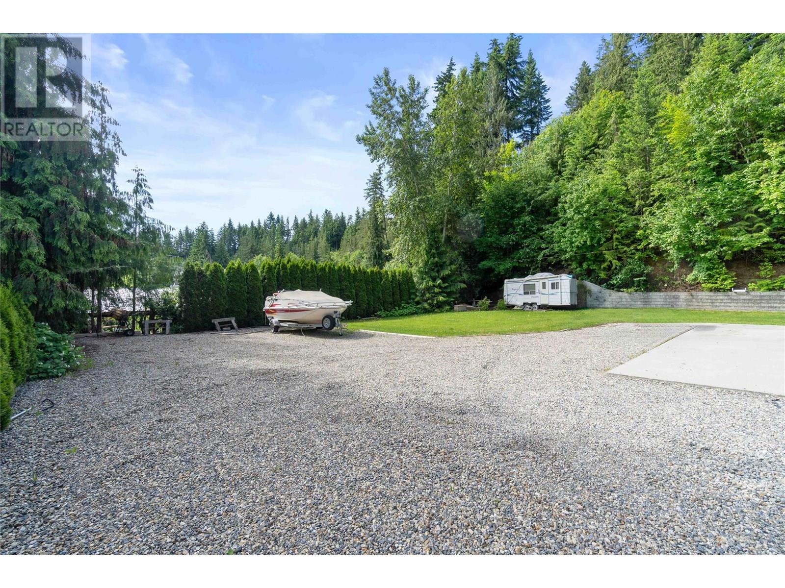 2524 Blind Bay Road, Blind Bay, British Columbia  V0E 1H1 - Photo 11 - 10349383