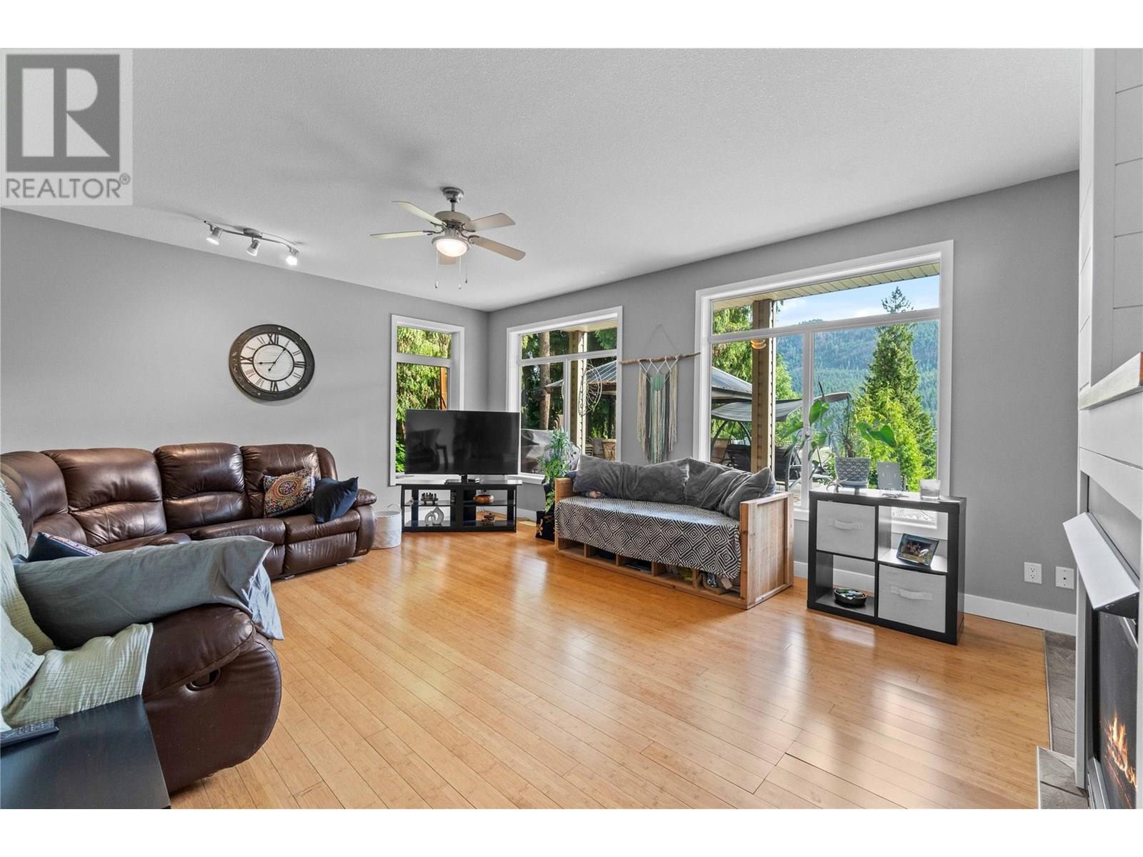 2524 Blind Bay Road, Blind Bay, British Columbia  V0E 1H1 - Photo 22 - 10349383