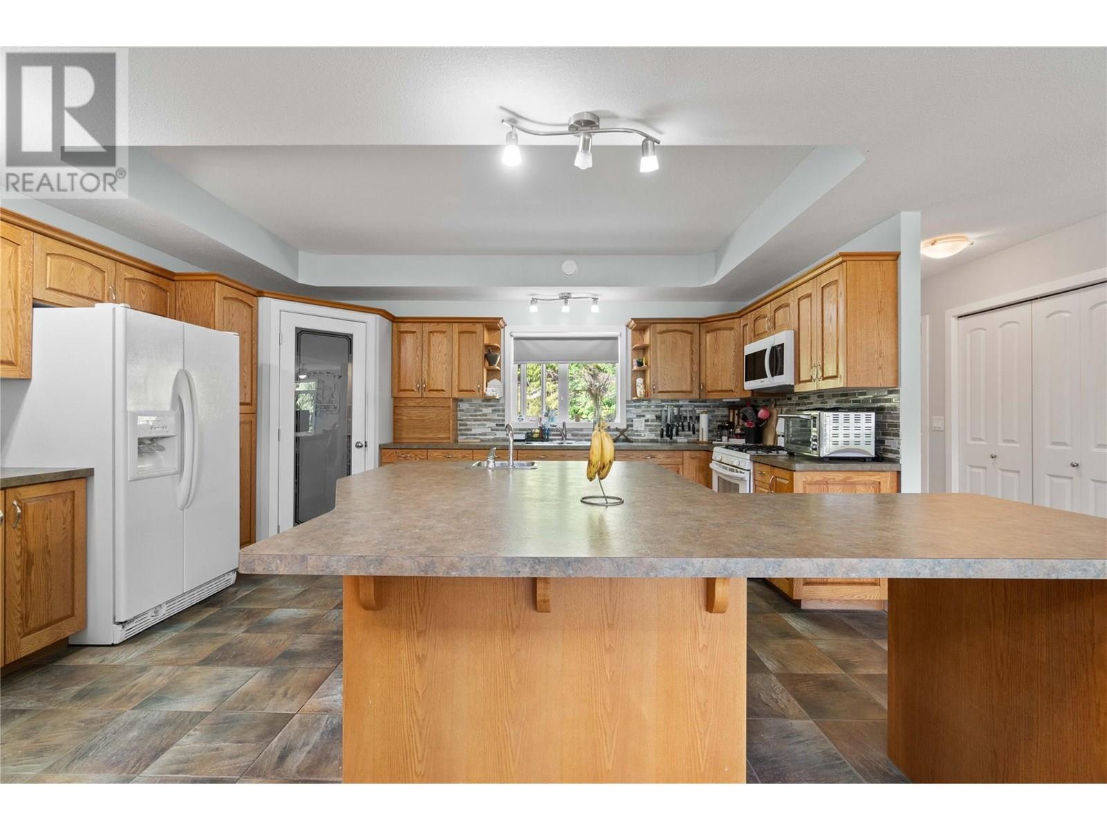 2524 Blind Bay Road, Blind Bay, British Columbia  V0E 1H1 - Photo 16 - 10349383