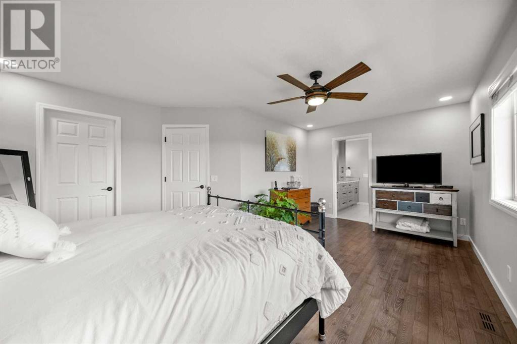 87 Hidden Creek Point Nw, Calgary, Alberta  T2A 6J7 - Photo 24 - A2227150