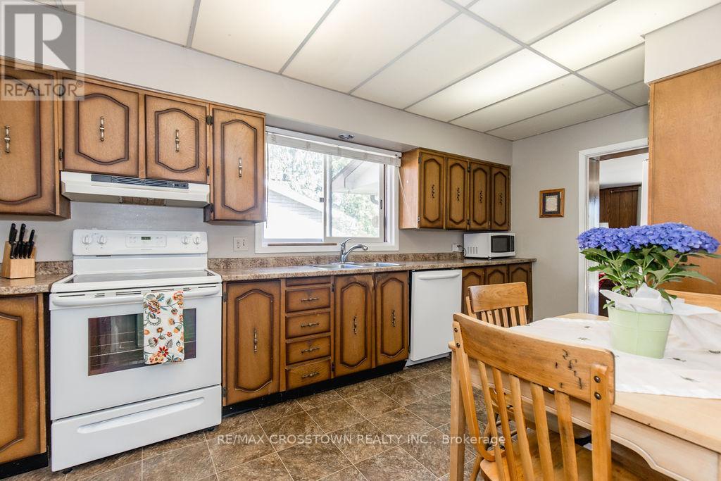 93 Jarvis Street, Orillia, Ontario  L3V 2A4 - Photo 17 - S12141102