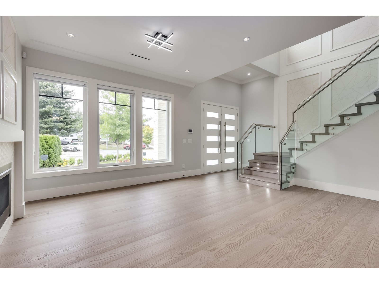 15632 Bowler Place, Surrey, British Columbia  V4A 9G7 - Photo 5 - R3014229