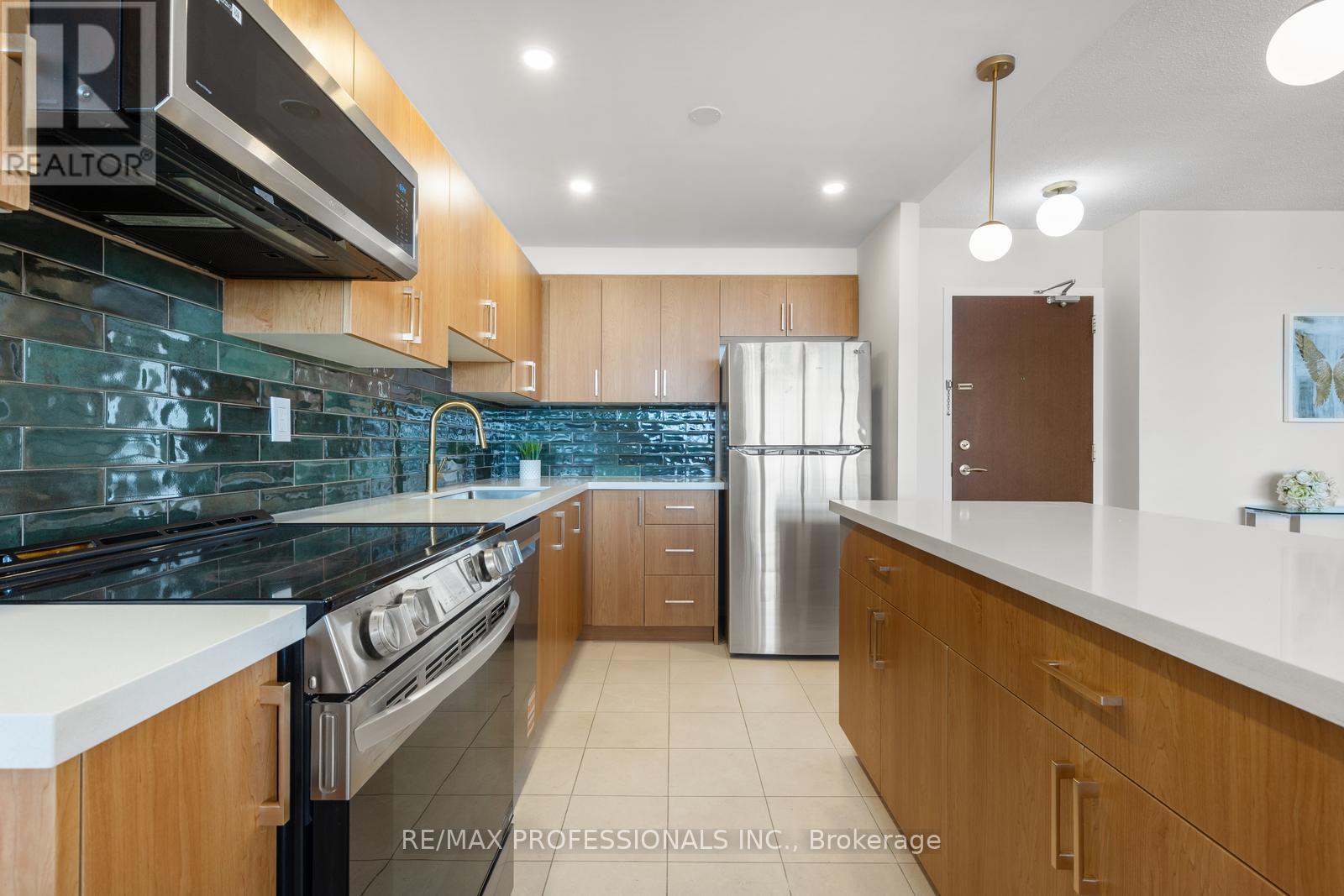 2107 - 360 Ridelle Avenue, Toronto (Briar Hill-Belgravia), Ontario  M6B 1K1 - Photo 11 - W12212703