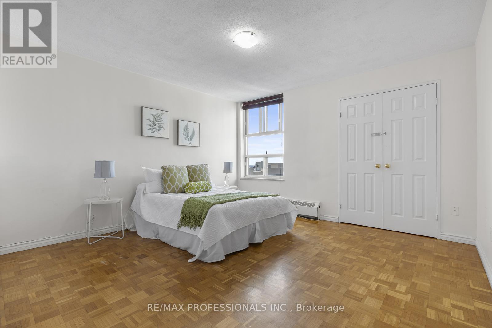 2107 - 360 Ridelle Avenue, Toronto (Briar Hill-Belgravia), Ontario  M6B 1K1 - Photo 12 - W12212703