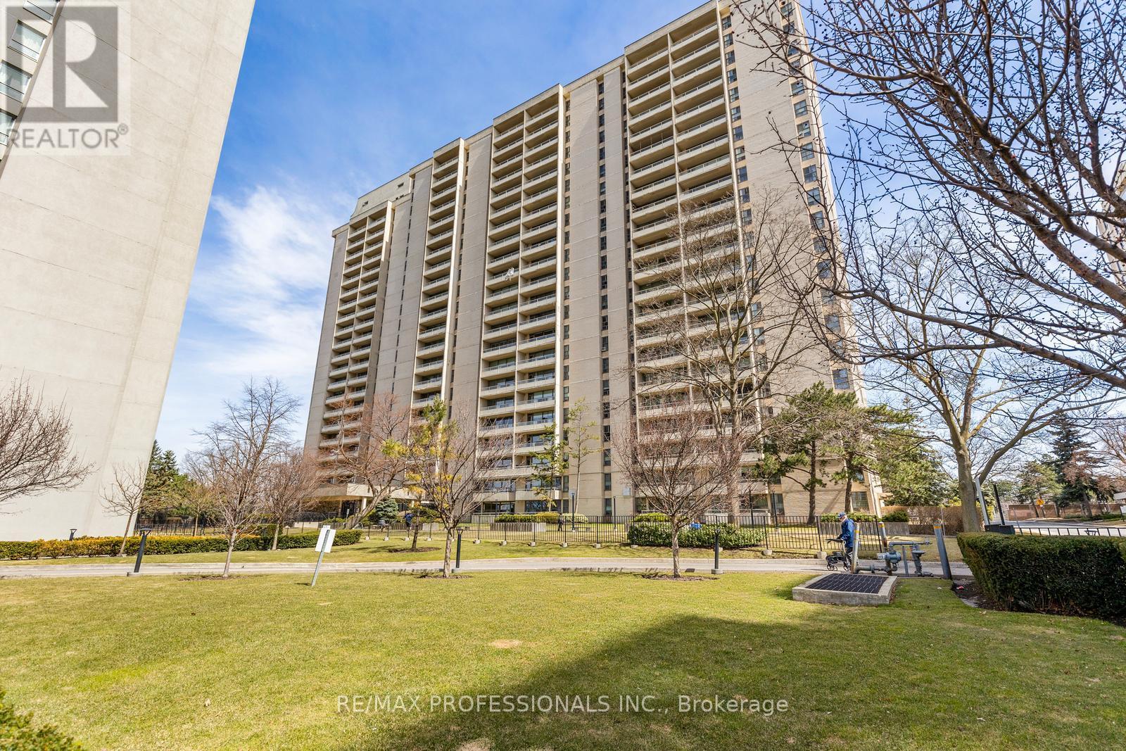 2107 - 360 Ridelle Avenue, Toronto (Briar Hill-Belgravia), Ontario  M6B 1K1 - Photo 18 - W12212703