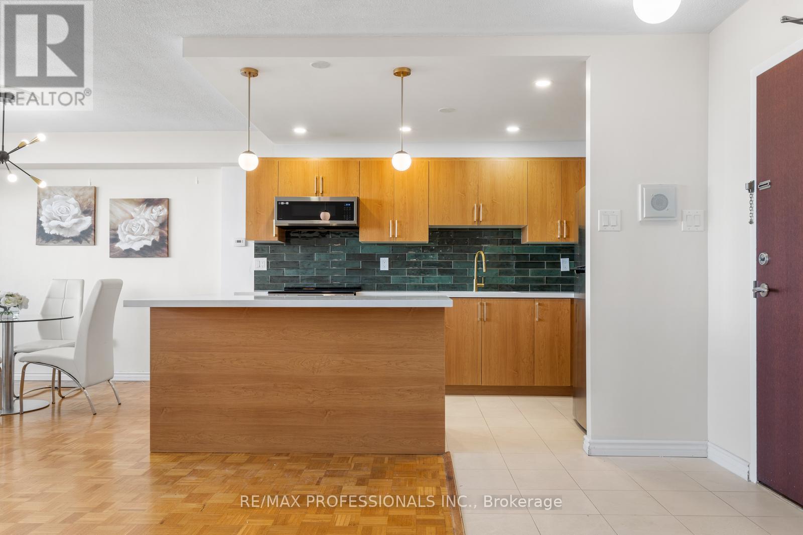 2107 - 360 Ridelle Avenue, Toronto (Briar Hill-Belgravia), Ontario  M6B 1K1 - Photo 3 - W12212703