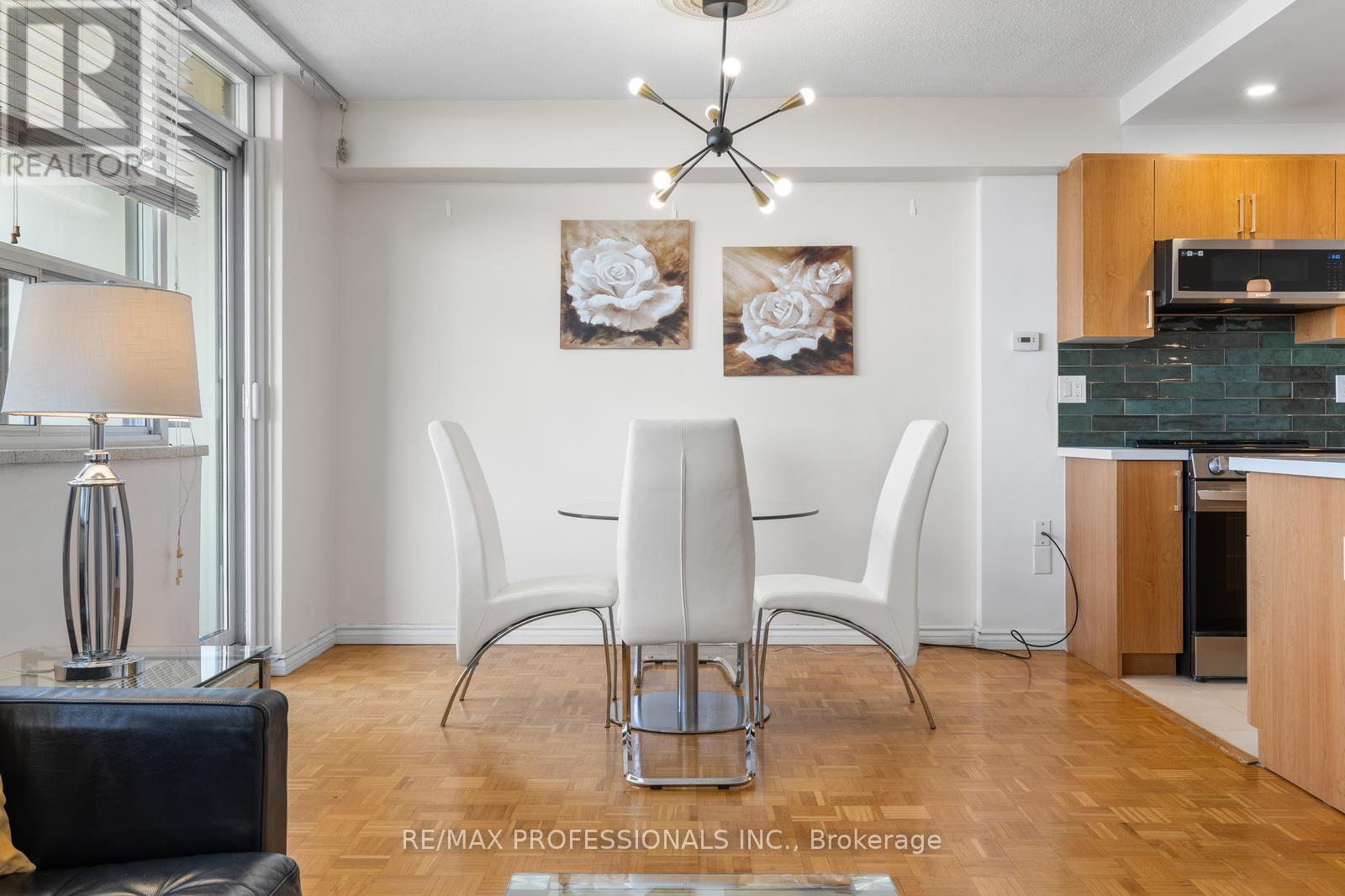 2107 - 360 Ridelle Avenue, Toronto (Briar Hill-Belgravia), Ontario  M6B 1K1 - Photo 5 - W12212703