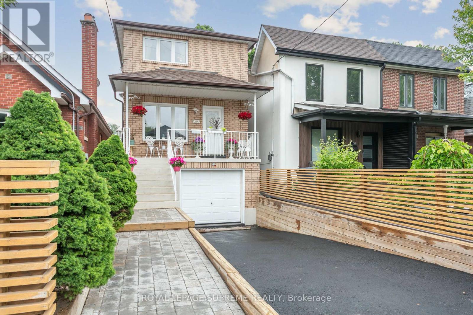26 Guestville Avenue, Toronto (Rockcliffe-Smythe), Ontario  M6N 4N2 - Photo 2 - W12212735