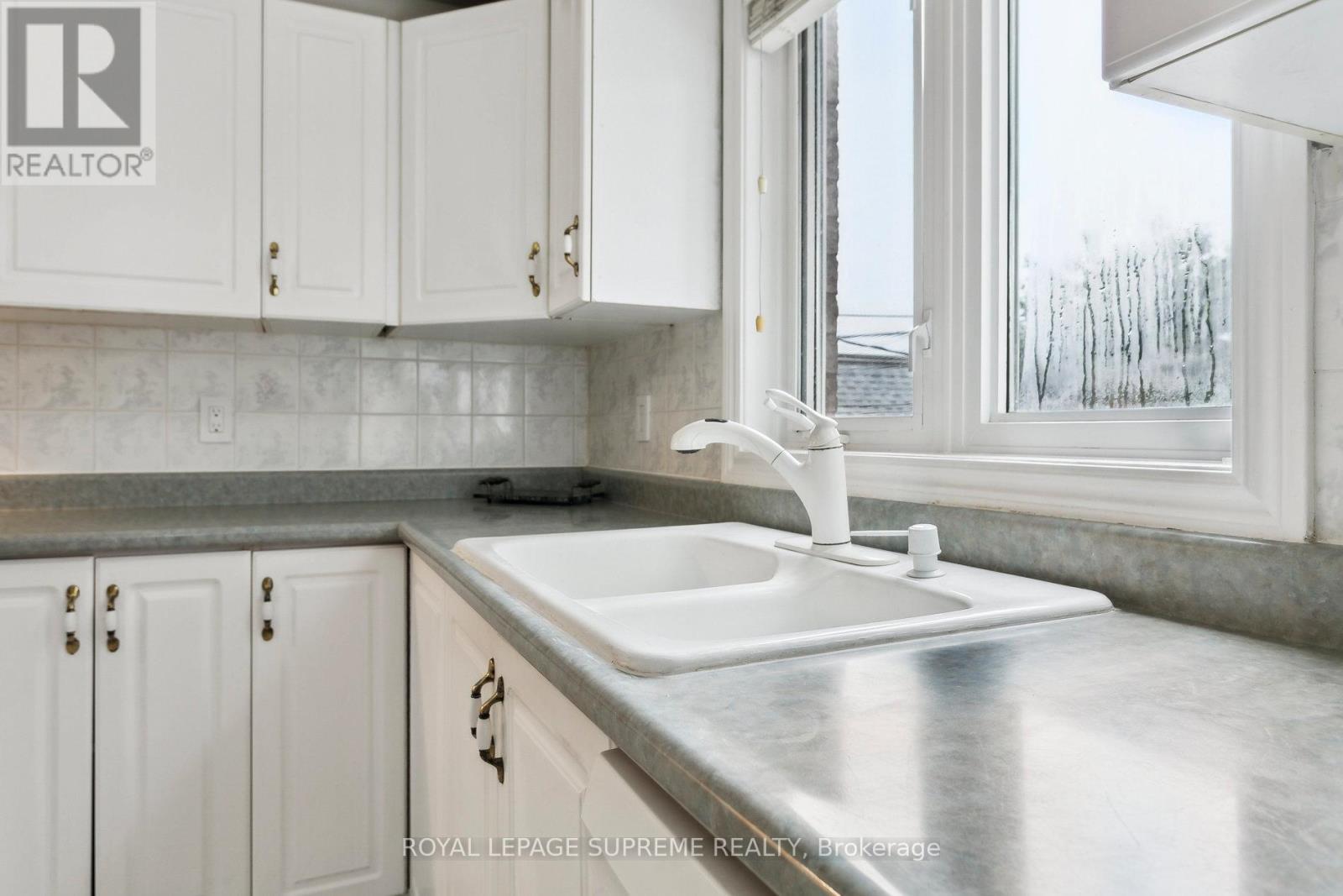 26 Guestville Avenue, Toronto (Rockcliffe-Smythe), Ontario  M6N 4N2 - Photo 21 - W12212735
