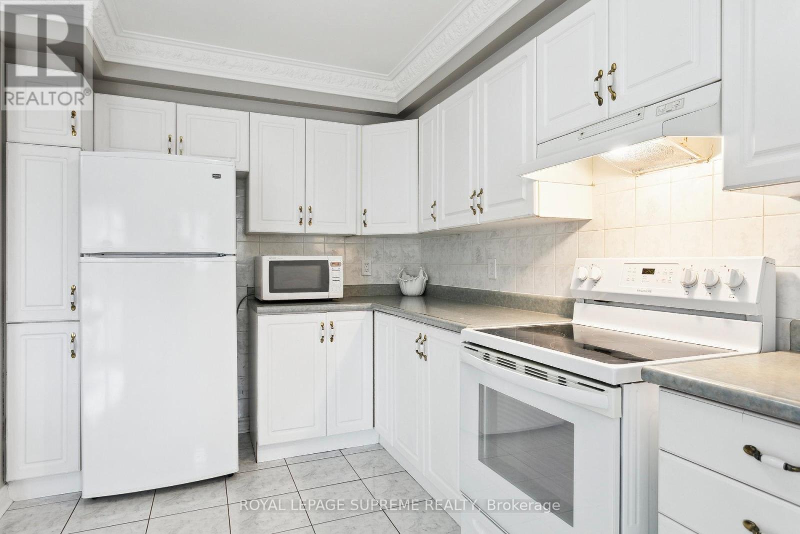 26 Guestville Avenue, Toronto (Rockcliffe-Smythe), Ontario  M6N 4N2 - Photo 22 - W12212735