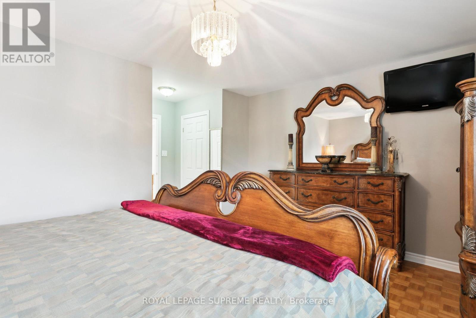 26 Guestville Avenue, Toronto (Rockcliffe-Smythe), Ontario  M6N 4N2 - Photo 31 - W12212735