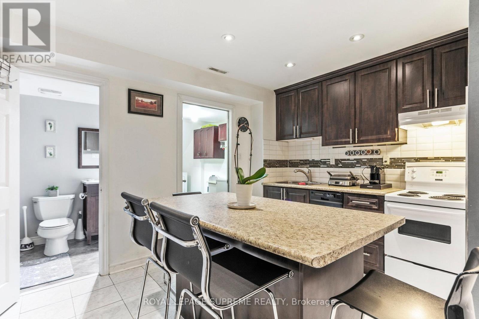 26 Guestville Avenue, Toronto (Rockcliffe-Smythe), Ontario  M6N 4N2 - Photo 37 - W12212735
